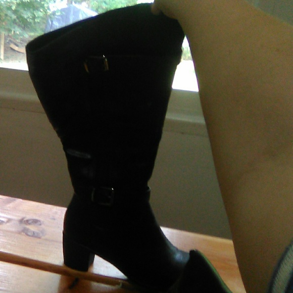 Boots - Picture 2 of 3